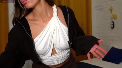 Danielle online show from November 17, 1:46 pm