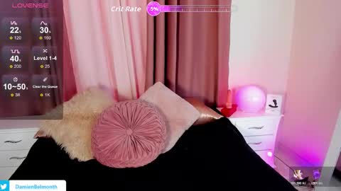 Danielle  online show from December 4, 8:30 pm