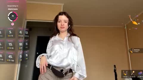 Mia online show from November 27, 7:38 am