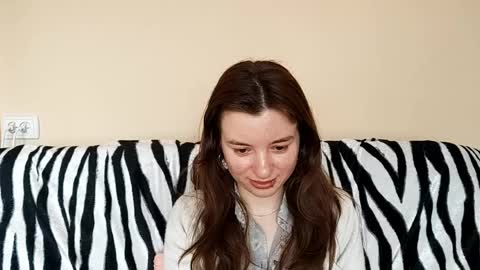 Mia online show from March 18, 8:09 am