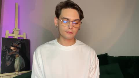 Snapshot of danieltuckerr chatting on October 17, 5:39 pm danieltuckerr online show from October 17, 5:39 pm