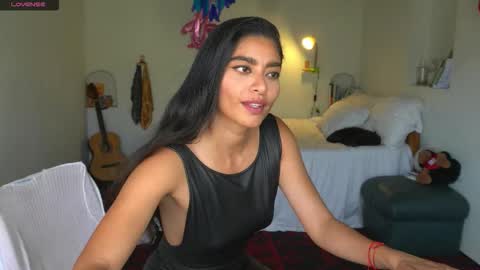 danalle .. online show from December 17, 9:32 pm