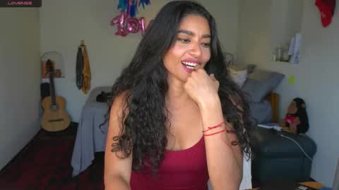 danalle .. online show from November 19, 9:46 pm