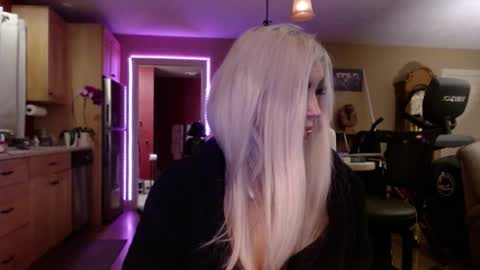 Snapshot of danikawhite69 chatting on October 9, 9:04 am DanikaWhite69 online show from October 9, 9:04 am
