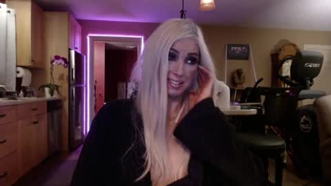 Snapshot of danikawhite69 chatting on September 26, 8:11 am DanikaWhite69 online show from September 26, 8:11 am