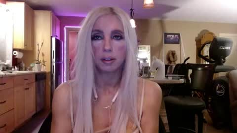 DanikaWhite69 online show from April 11, 12:42 pm