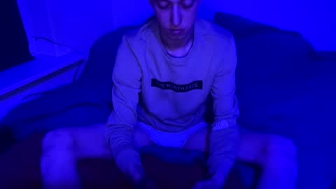 danlshkarl9000 online show from April 26, 11:24 pm