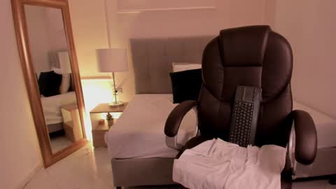 danna_palmeth online show from October 29, 9:15 pm