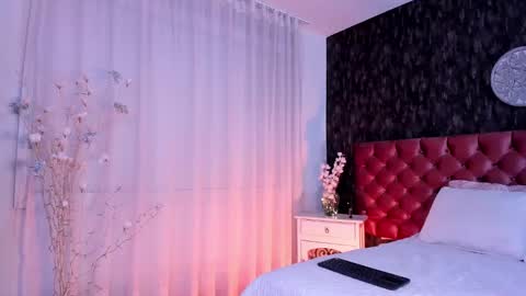 Danna online show from March 1, 2:23 pm