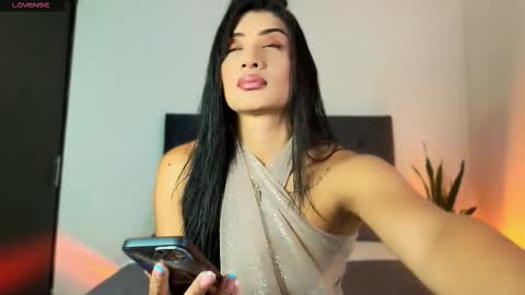 Danna Wells online show from November 17, 7:27 pm