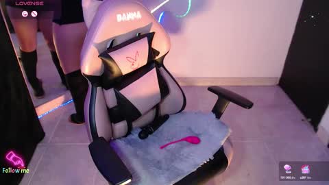 Snapshot of danniela_james chatting on September 14, 10:49 am danna online show from September 14, 10:49 am