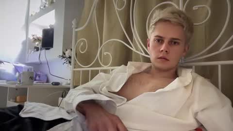 Snapshot of danny_love01 chatting on October 4, 7:33 pm danny online show from October 4, 7:33 pm