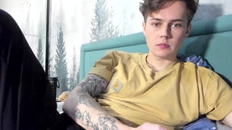 Snapshot of danny_love01 chatting on December 24, 2:01 pm danny online show from December 24, 2:01 pm