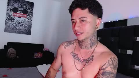 Snapshot of danny_stark chatting on February 26, 10:58 pm Danny  online show from February 26, 10:58 pm