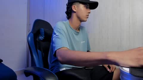 dante_martinez1 online show from April 4, 10:17 pm