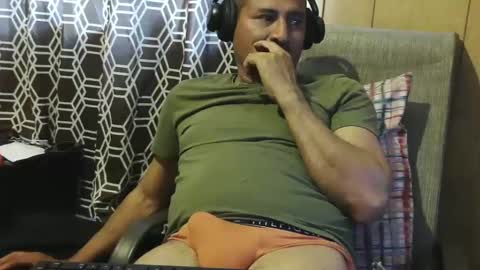 dantehot82 online show from February 1, 8:37 pm