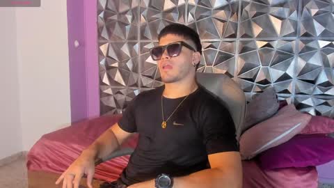 Dante online show from April 3, 7:10 pm