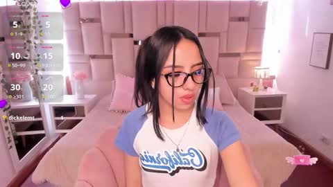 daphne_chers online show from February 3, 8:13 pm