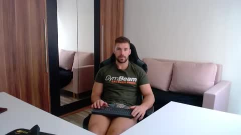Snapshot of darius_94 chatting on October 13, 7:54 am darius_94 online show from October 13, 7:54 am