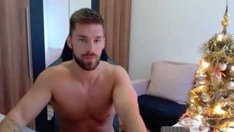 darius_94 online show from December 2, 8:02 am