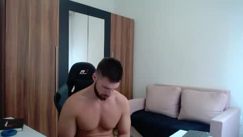 darius_94 online show from March 25, 11:17 am
