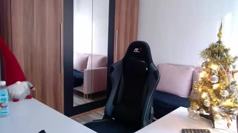 darius_94 online show from December 16, 10:43 am