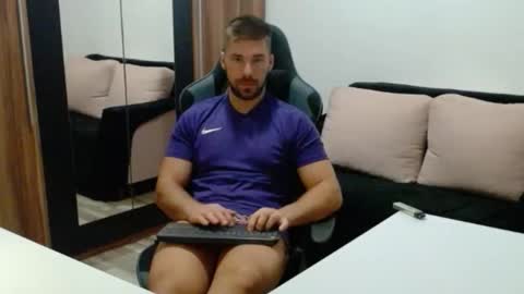 Snapshot of darius_94 chatting on October 11, 4:28 am darius_94 online show from October 11, 4:28 am