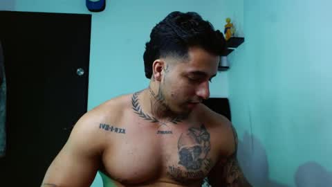 Darius Phoenix  online show from November 21, 9:46 pm