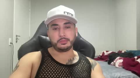 dark704996 online show from March 6, 6:23 am