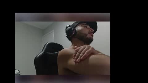 dark704996 online show from February 19, 8:35 am