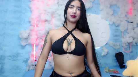 dark_dreams0 online show from April 7, 3:47 pm