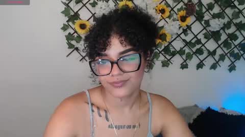 dark_flama online show from May 17, 2:43 am