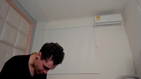 dark_sun333 online show from September 25, 12:39 am