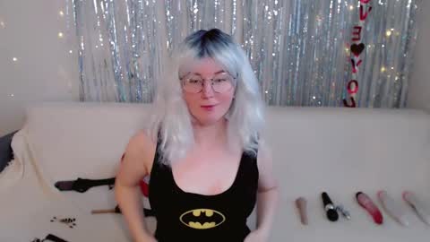 Kelly online show from October 9, 6:52 am