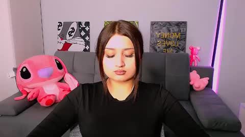 Amelie online show from April 19, 6:10 pm