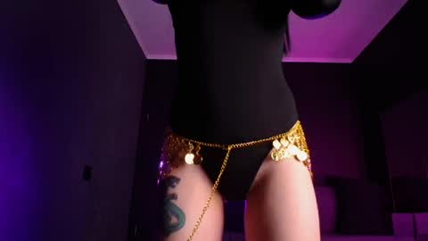 darkspark_ online show from April 16, 1:22 pm