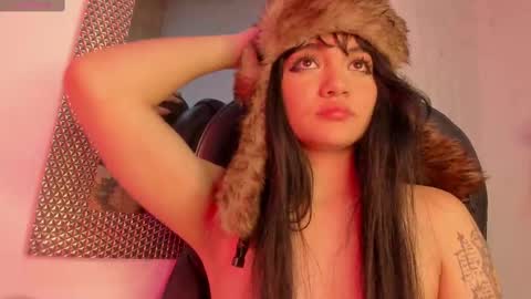 Snapshot of darky_doll chatting on October 5, 3:37 am Darky Doll online show from October 5, 3:37 am