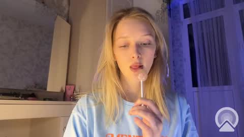 D online show from February 25, 6:55 pm