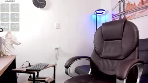 Dash online show from November 9, 3:48 pm