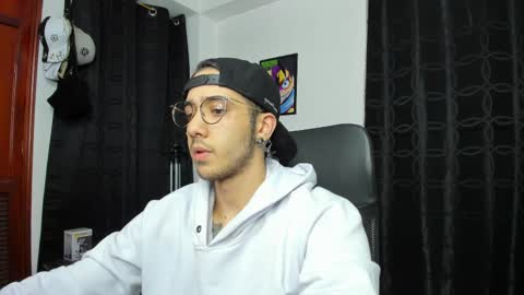 dash lowell   online show from February 15, 8:54 am