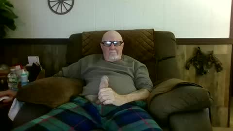 dave571960 online show from May 30, 10:35 am