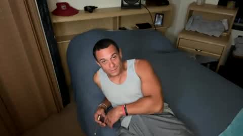 dave875126 online show from June 14, 2:24 am