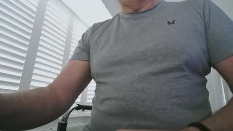 davesu12345 online show from March 13, 7:55 am