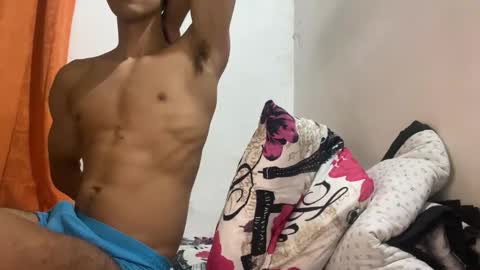 davidth000 online show from March 13, 5:22 am