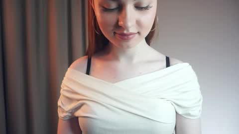 Louise online show from April 21, 10:17 pm