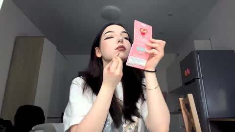 deannabonefield online show from December 14, 5:13 am