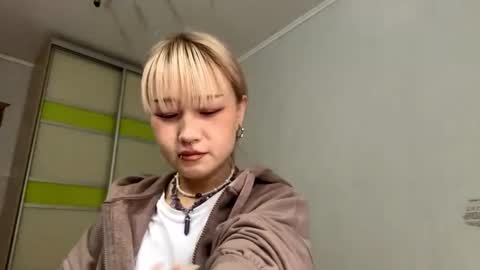 Naomi online show from November 6, 9:34 am