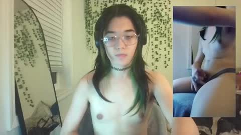 deciduousdoll online show from September 28, 7:39 am