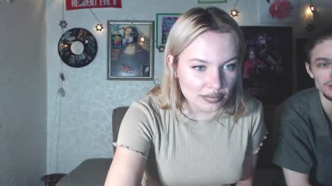 deepholedayss online show from April 12, 12:53 pm