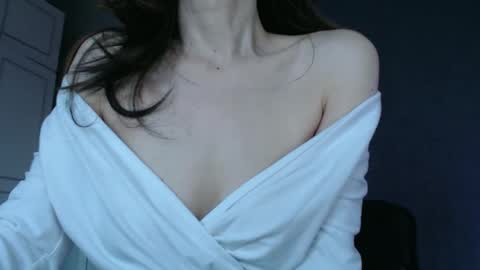 KamiDevi online show from November 17, 3:25 pm